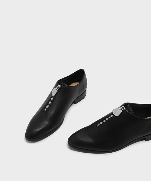 CHARLES & KEITH(チャールズ & キース)の「ジップディテールローファー/ZIP DETAIL LOAFERS(ローファー・レディース・グレー/ブラック・23cm/22.5cm/23.5cm/25cm/25.5cm/24.5cm)」の11枚目の写真