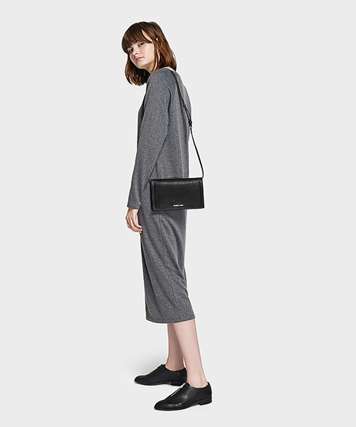 CHARLES & KEITH(チャールズ & キース)の「ジップディテールローファー/ZIP DETAIL LOAFERS(ローファー・レディース・グレー/ブラック・23cm/22.5cm/23.5cm/25cm/25.5cm/24.5cm)」の12枚目の写真