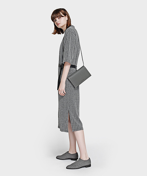 CHARLES & KEITH(チャールズ & キース)の「ジップディテールローファー/ZIP DETAIL LOAFERS(ローファー・レディース・グレー/ブラック・23cm/22.5cm/23.5cm/25cm/25.5cm/24.5cm)」の6枚目の写真
