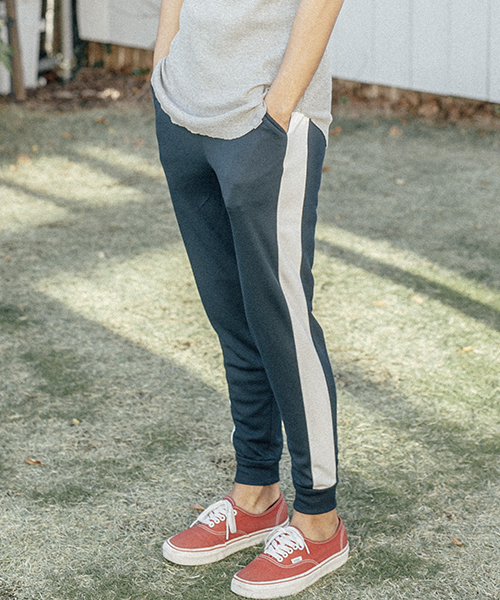 ANGENEHM（アンゲネーム）の「mp5842-Ponti Side Line Pants パンツ（その他パンツ・メンズ・ブラック/ネイビー/グレー・L/M/S）」の3枚目の写真