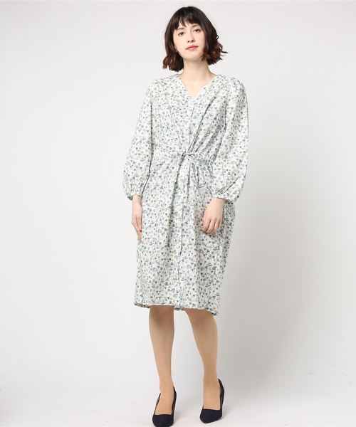 LBC（エルビーシー）の「50ローン花柄プリントワンピース  （ワンピース・レディース・ホワイト/ネイビー・LARGE/MEDIUM）」の6枚目の写真