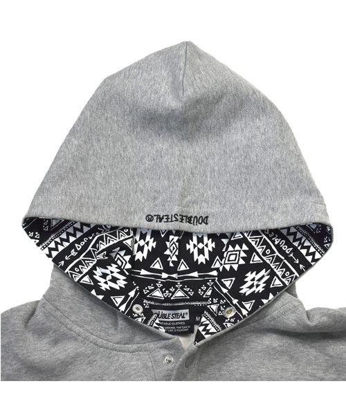 DOUBLE STEAL（ダブルスティール）の「Native in Hood パーカー（パーカー・メンズ・ブラック/トップグレー・MEDIUM/LARGE/X-LARGE）」の2枚目の写真