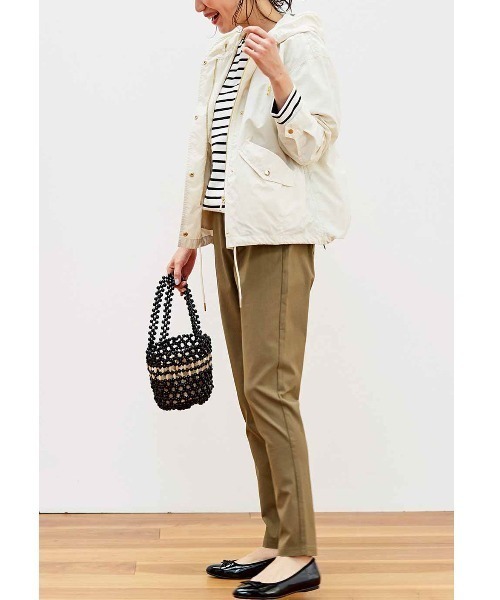 Live in comfort（リブインコンフォート）の「リブ　イン　コンフォート　まるではいてないみたい！？すっきり美脚！スーパー伸び軽テーパードパンツ（その他パンツ・レディース・アイボリー/ベージュ/カーキ/ブラック・MEDIUM/LARGE/X-LARGE/XX-LARGE/SMALL/XXX-LARGE）」の17枚目の写真