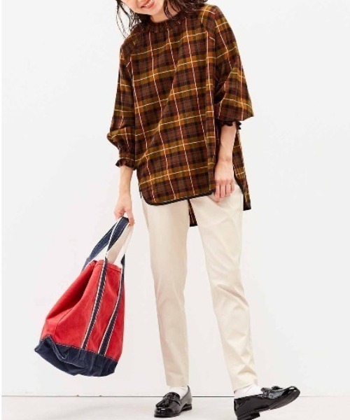 Live in comfort（リブインコンフォート）の「リブ　イン　コンフォート　まるではいてないみたい！？すっきり美脚！スーパー伸び軽テーパードパンツ（その他パンツ・レディース・アイボリー/ベージュ/カーキ/ブラック・MEDIUM/LARGE/X-LARGE/XX-LARGE/SMALL/XXX-LARGE）」の11枚目の写真