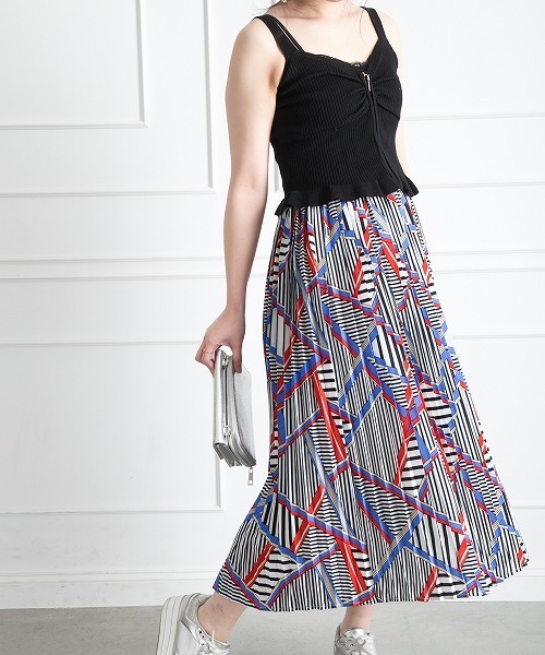 Libby&Rose（リビーアンドローズ）の「ＺＩＰビスチェ（ニット/セーター・レディース・ブラック/ブルー/グリーン/アイボリー/マスタード・FREE）」の11枚目の写真