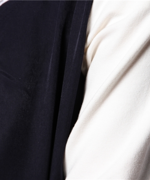 JENEVIEVE（ジュヌヴィエーヴ）の「スタジアムジャンパー（ブルゾン・レディース・ネイビー/ベージュ・1）」の5枚目の写真