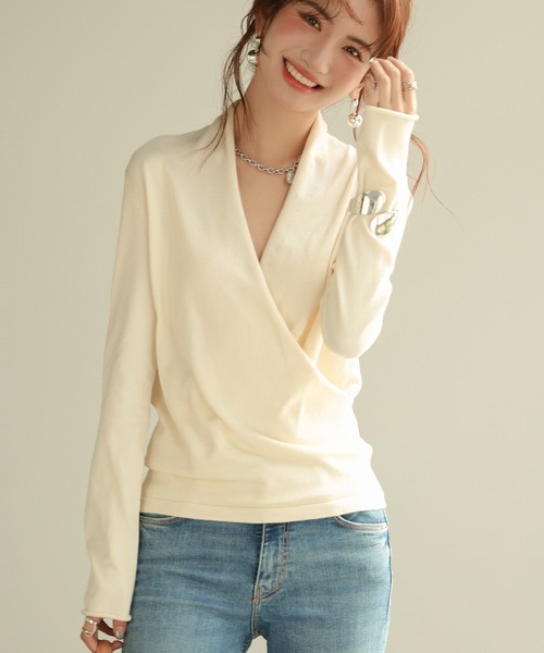 SAISON DE PAPILLON（セゾンドパピヨン）の「カシュクールネックニットトップス（ニット/セーター・レディース・ブルー/ネイビー/ブラック/ベージュ/モカ/キャメル/ピンク/パープル/ブラウン/カーキ/チャコール/アイボリー/ダークブラウン/グリーン系その他・S/M/L/XL）」の2枚目の写真