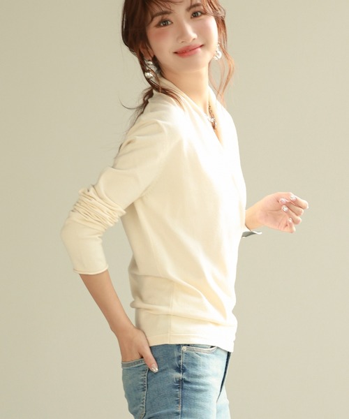 SAISON DE PAPILLON（セゾンドパピヨン）の「カシュクールネックニットトップス（ニット/セーター・レディース・ブルー/ネイビー/ブラック/ベージュ/モカ/キャメル/ピンク/パープル/ブラウン/カーキ/チャコール/アイボリー/ダークブラウン/グリーン系その他・S/M/L/XL）」の15枚目の写真