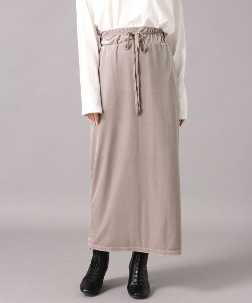 LOWRYS FARM（ローリーズファーム）の「カラーベロアタイトスカート　855291（スカート・レディース・ブラック/イエロー/グレー・FREE）」の3枚目の写真