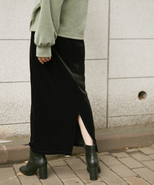 LOWRYS FARM（ローリーズファーム）の「カラーベロアタイトスカート　855291（スカート・レディース・ブラック/イエロー/グレー・FREE）」の2枚目の写真