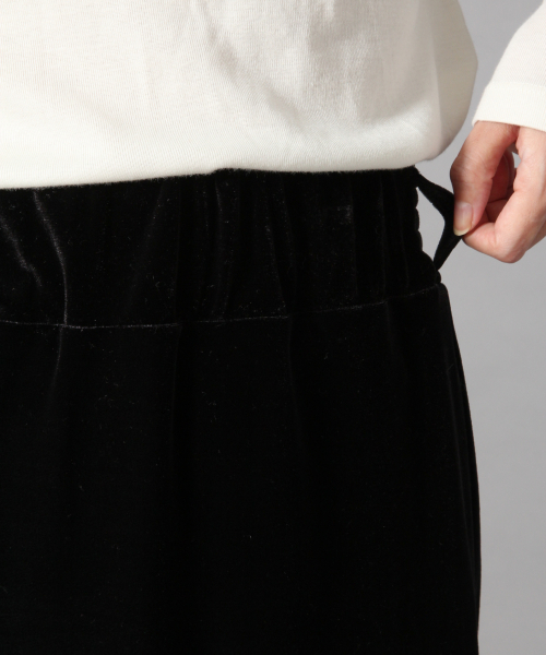 LOWRYS FARM（ローリーズファーム）の「カラーベロアタイトスカート　855291（スカート・レディース・ブラック/イエロー/グレー・FREE）」の8枚目の写真