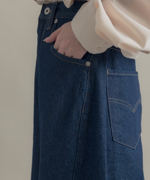 Libra Cue（リブラ キュー）の「Libra デニムワイドパンツ（デニムパンツ・レディース・ブルー・LARGE/MEDIUM）」の13枚目の写真