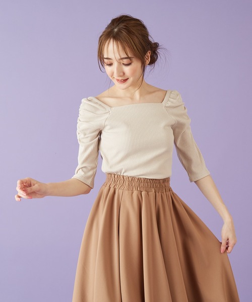 MIIA（ミーア）の「パワーショルダーカットプルオーバー（Tシャツ/カットソー・レディース・ベージュ/ボルドー/パープル系その他/ブラック/パープル・FREE）」の3枚目の写真