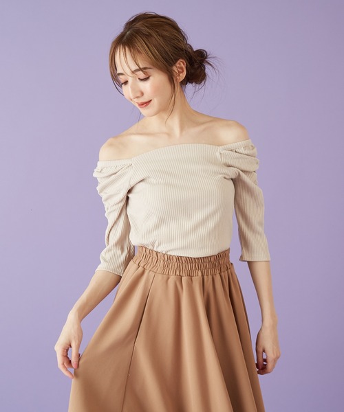 MIIA（ミーア）の「パワーショルダーカットプルオーバー（Tシャツ/カットソー・レディース・ベージュ/ボルドー/パープル系その他/ブラック/パープル・FREE）」の6枚目の写真