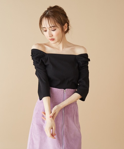 MIIA（ミーア）の「パワーショルダーカットプルオーバー（Tシャツ/カットソー・レディース・ベージュ/ボルドー/パープル系その他/ブラック/パープル・FREE）」の10枚目の写真