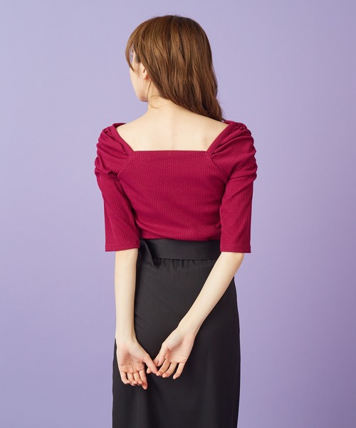 MIIA（ミーア）の「パワーショルダーカットプルオーバー（Tシャツ/カットソー・レディース・ベージュ/ボルドー/パープル系その他/ブラック/パープル・FREE）」の16枚目の写真