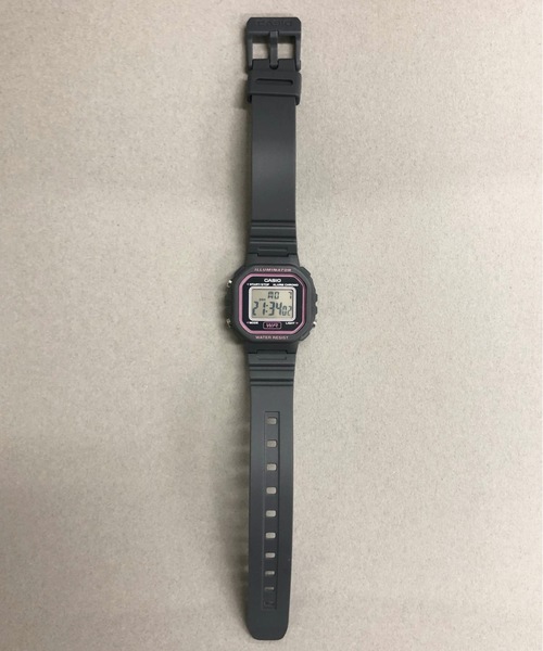 CASIO(カシオ)の「CASIO 腕時計 スタンダード デジタル LA-20WH(デジタル腕時計・レディース・ピンク/ブラック×パープル/ブラック×ブルー/ブラック×ブラック/ブラック×イエロー/グレー×ピンク/ブルー/ブラック・FREE)」の6枚目の写真