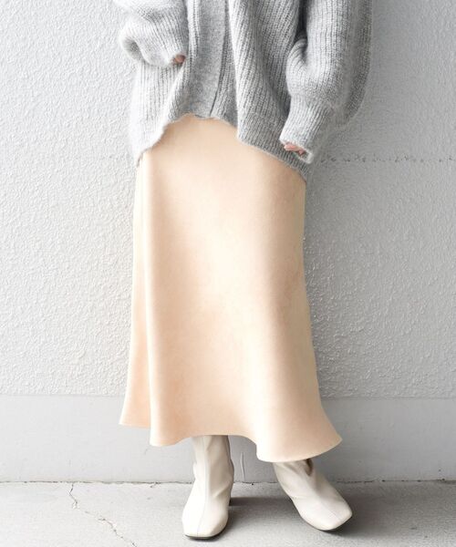 SHIPS（シップス）の「〈手洗い可能〉カラーフェイクスエードスカート（スカート・レディース・ベビーピンク/ベージュ/ブラウン/ライトグリーン・38/36）」の4枚目の写真