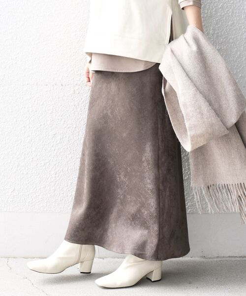 SHIPS（シップス）の「〈手洗い可能〉カラーフェイクスエードスカート（スカート・レディース・ベビーピンク/ベージュ/ブラウン/ライトグリーン・38/36）」の2枚目の写真