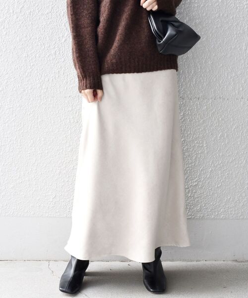 SHIPS（シップス）の「〈手洗い可能〉カラーフェイクスエードスカート（スカート・レディース・ベビーピンク/ベージュ/ブラウン/ライトグリーン・38/36）」の19枚目の写真