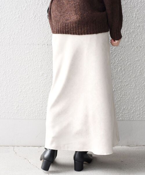 SHIPS（シップス）の「〈手洗い可能〉カラーフェイクスエードスカート（スカート・レディース・ベビーピンク/ベージュ/ブラウン/ライトグリーン・38/36）」の5枚目の写真