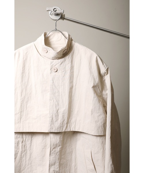 CREARE -LINO-（クレアーレリノ）の「スタンド衿オーバーサイズレイヤードコート（ステンカラーコート・メンズ・ブラック/オフホワイト/カーキ・M/L）」の8枚目の写真