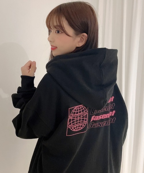 ONA(オーエヌエー)の「『ONA/オーエヌエー』2ND EARTH BASEMENT PRINTING HOODIE/韓国ブランド ユニセックス アース ベースメント プリント フーディー プルオーバーパーカー(パーカー・メンズ・ブラック/グレー・FREE)」の2枚目の写真