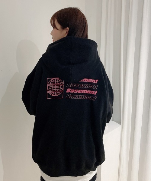 ONA(オーエヌエー)の「『ONA/オーエヌエー』2ND EARTH BASEMENT PRINTING HOODIE/韓国ブランド ユニセックス アース ベースメント プリント フーディー プルオーバーパーカー(パーカー・メンズ・ブラック/グレー・FREE)」の10枚目の写真
