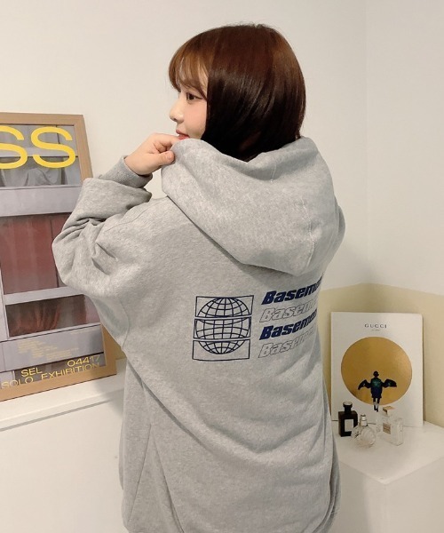 ONA(オーエヌエー)の「『ONA/オーエヌエー』2ND EARTH BASEMENT PRINTING HOODIE/韓国ブランド ユニセックス アース ベースメント プリント フーディー プルオーバーパーカー(パーカー・メンズ・ブラック/グレー・FREE)」の11枚目の写真