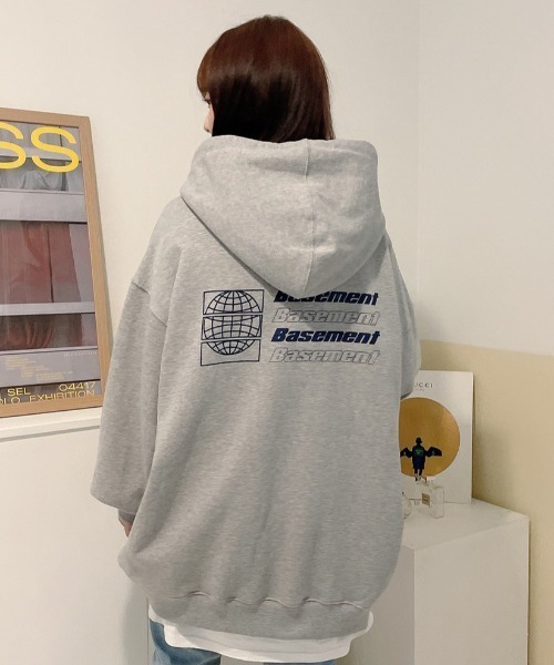 ONA(オーエヌエー)の「『ONA/オーエヌエー』2ND EARTH BASEMENT PRINTING HOODIE/韓国ブランド ユニセックス アース ベースメント プリント フーディー プルオーバーパーカー(パーカー・メンズ・ブラック/グレー・FREE)」の18枚目の写真