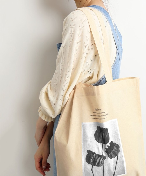 SLOBE IENA（スローブイエナ）の「【Karl Blossfeldt/カールブロスフェルト】SLOBE別注 トートバッグ◆（トートバッグ・レディース・ホワイト/ホワイト系その他/ホワイト系その他2・FREE）」の2枚目の写真