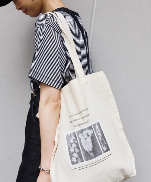 SLOBE IENA（スローブイエナ）の「【Karl Blossfeldt/カールブロスフェルト】SLOBE別注 トートバッグ◆（トートバッグ・レディース・ホワイト/ホワイト系その他/ホワイト系その他2・FREE）」の3枚目の写真