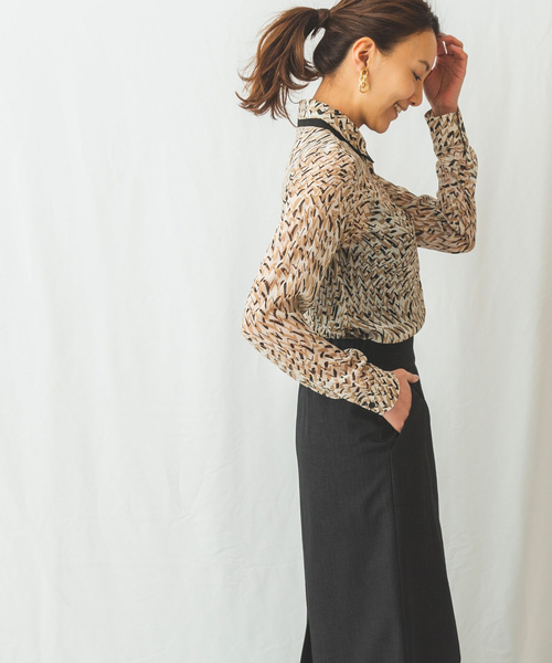 NARACAMICIE(ナラカミーチェ)の「幾何ラメストライプダブル衿ブラウス(シャツ/ブラウス・レディース・ベージュ・SMALL/LARGE/MEDIUM/XXX-LARGE/XX-LARGE/X-LARGE)」の22枚目の写真