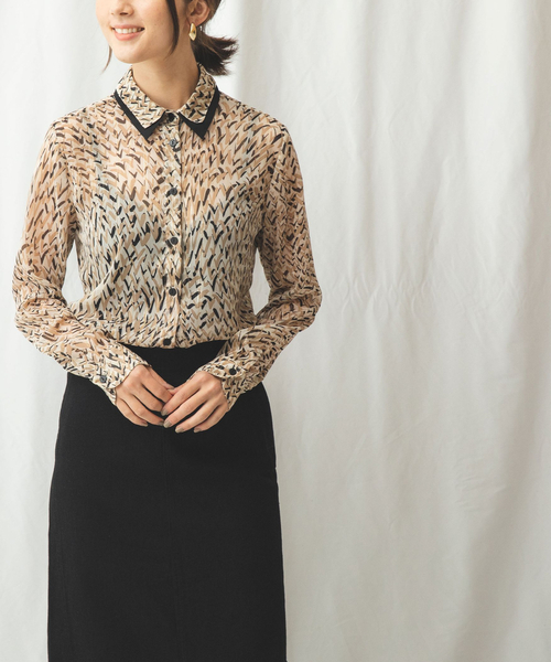 NARACAMICIE(ナラカミーチェ)の「幾何ラメストライプダブル衿ブラウス(シャツ/ブラウス・レディース・ベージュ・SMALL/LARGE/MEDIUM/XXX-LARGE/XX-LARGE/X-LARGE)」の12枚目の写真