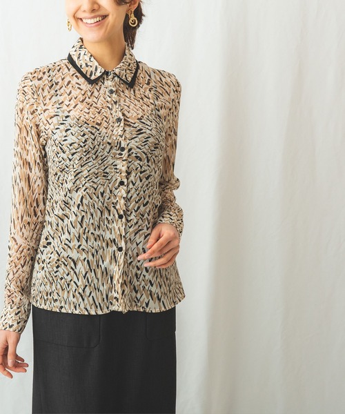NARACAMICIE(ナラカミーチェ)の「幾何ラメストライプダブル衿ブラウス(シャツ/ブラウス・レディース・ベージュ・SMALL/LARGE/MEDIUM/XXX-LARGE/XX-LARGE/X-LARGE)」の4枚目の写真