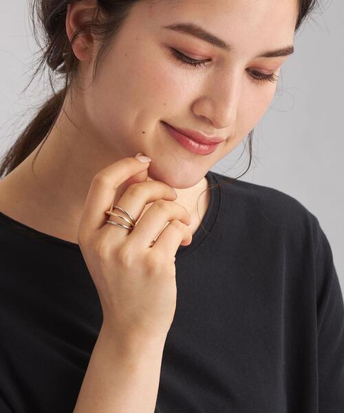 green label relaxing（グリーンレーベルリラクシング）の「SC カラーコンビ GD/SV 2WAY イヤーカフ リング（リング・レディース・ゴールド・FREE）」の2枚目の写真