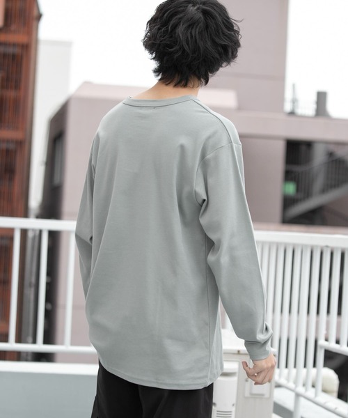 ITEMS URBANRESEARCH（アイテムズ アーバンリサーチ）の「コンパクトスムース長袖Tシャツ（Tシャツ/カットソー・メンズ・ホワイト/ベージュ/ブラック/グリーン・MEDIUM/LARGE）」の4枚目の写真