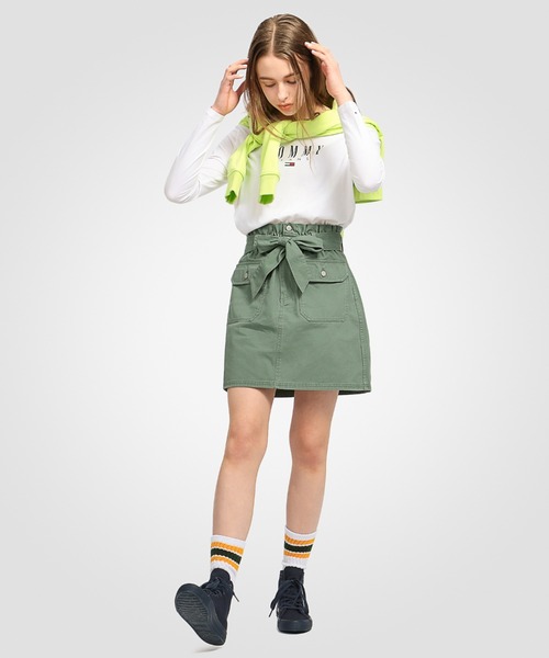 tommy jeans（トミー ジーンズ）の「フラッグロゴバッジワークスカート（スカート・レディース・カーキ・X-SMALL/SMALL/MEDIUM）」の7枚目の写真