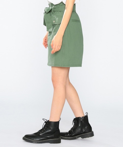 tommy jeans（トミー ジーンズ）の「フラッグロゴバッジワークスカート（スカート・レディース・カーキ・X-SMALL/SMALL/MEDIUM）」の9枚目の写真