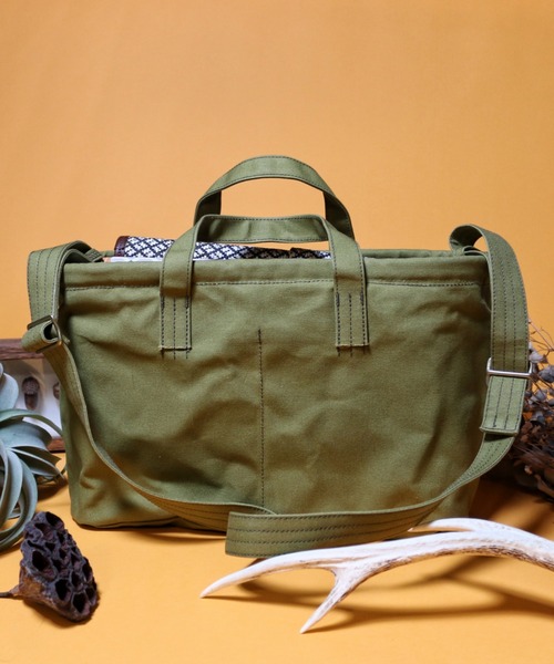 THE SUPERIOR LABOR(シュペリオールレイバー)の「”Hello TSL” tote bag shallow(ショルダーバッグ・メンズ・グリーン/ブルー・FREE)」の3枚目の写真