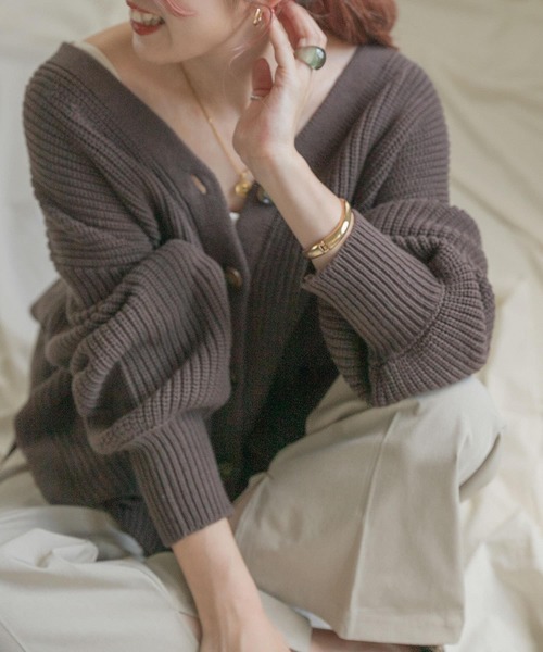 ITEMS URBANRESEARCH(アイテムズ アーバンリサーチ)の「片畦ボリュームニットカーディガン(カーディガン/ボレロ・レディース・グリーン/ブラウン/イエロー/ベージュ/ブラック・FREE)」の2枚目の写真
