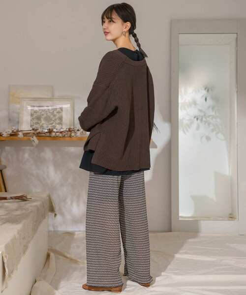 ITEMS URBANRESEARCH(アイテムズ アーバンリサーチ)の「片畦ボリュームニットカーディガン(カーディガン/ボレロ・レディース・グリーン/ブラウン/イエロー/ベージュ/ブラック・FREE)」の13枚目の写真