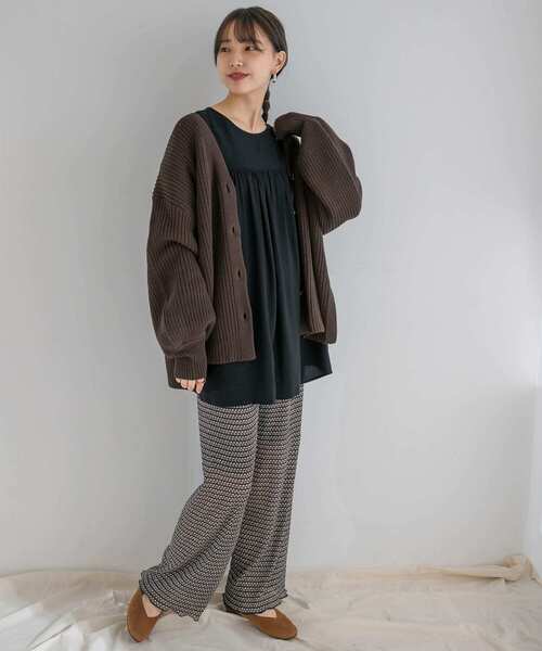 ITEMS URBANRESEARCH(アイテムズ アーバンリサーチ)の「片畦ボリュームニットカーディガン(カーディガン/ボレロ・レディース・グリーン/ブラウン/イエロー/ベージュ/ブラック・FREE)」の18枚目の写真