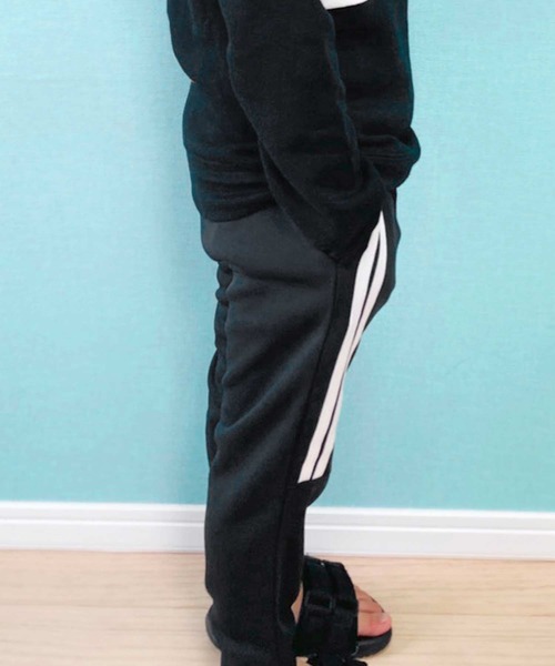 THE CASUAL（カジュアル）の「ライン入り 切替 ジョガーパンツ キッズ（その他パンツ・キッズ・ブラック/ブルー系その他/杢グレー/グレー系その他/チャコール/ネイビー/ベージュ系その他/グレー系その他2/ベージュ/ブラック系その他・140cm/150cm/130cm/110cm/160cm/120cm）」の17枚目の写真