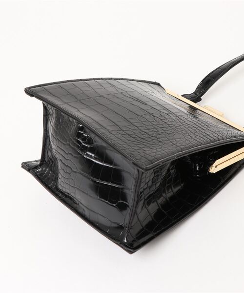 AULI(アウリィ)の「クロコ柄スクエアロックショルダーバッグ(ショルダーバッグ・レディース・ブラック/ブラウン/グレイッシュベージュ・FREE)」の6枚目の写真