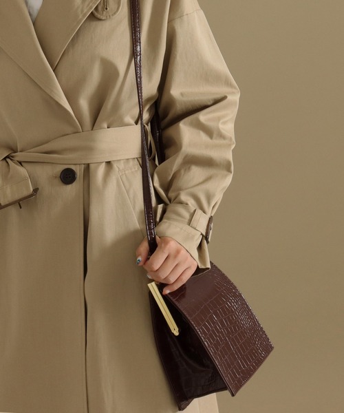 AULI(アウリィ)の「クロコ柄スクエアロックショルダーバッグ(ショルダーバッグ・レディース・ブラック/ブラウン/グレイッシュベージュ・FREE)」の13枚目の写真