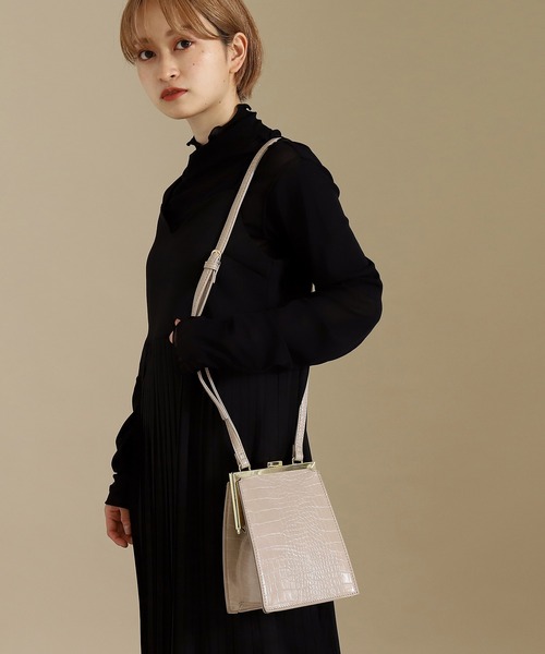 AULI(アウリィ)の「クロコ柄スクエアロックショルダーバッグ(ショルダーバッグ・レディース・ブラック/ブラウン/グレイッシュベージュ・FREE)」の16枚目の写真