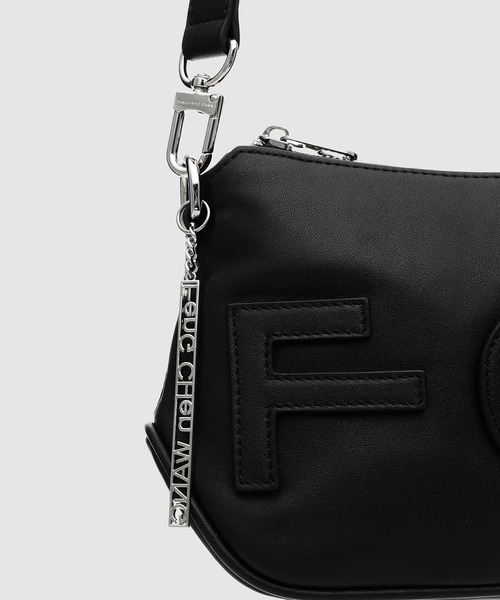 Feng Chen Wang（フェン・チェン・ワン）の「LEATHER 3D LOGO HANDBAG（ハンドバッグ・レディース・ブラック・ONE SIZE）」の3枚目の写真