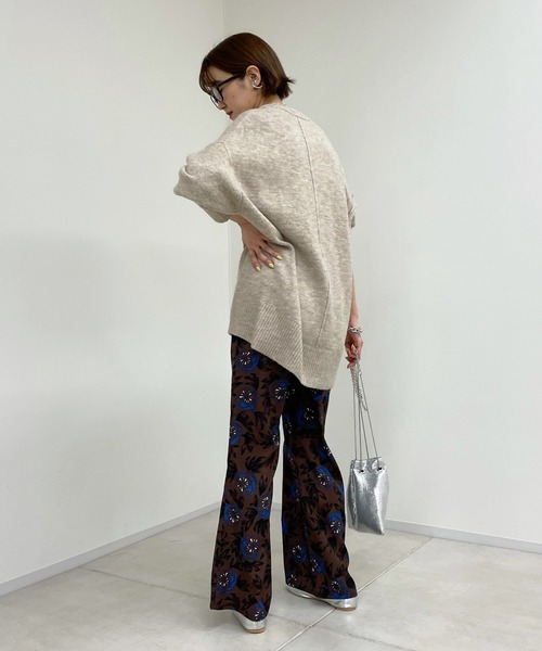 DouDou(ドゥドゥ)の「【新色追加】【WEB限定】ビッグシルエットクルーネックプルオーバー(ニット/セーター・レディース・アイボリー/ライトベージュ/ブラック/チャコールグレー・FREE)」の7枚目の写真