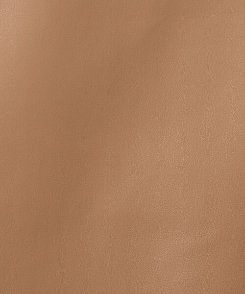 DRESSTERIOR（ドレステリア）の「◆【スタイリスト亀恭子さんコラボアイテム】フェイクレザースカート（スカート・レディース・ベージュ/ブラック・36/34/40/38）」の4枚目の写真